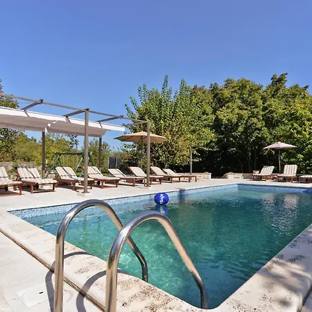 Mit Privatpool Fuer 16 Personen Ca 300 Qm In Rojnici, Istrien Binnenland Von Istrien