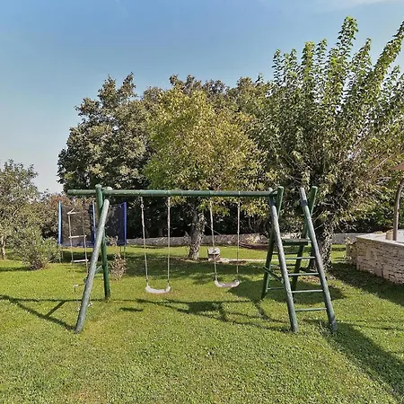 Mit Privatpool Fuer 16 Personen Ca 300 Qm In Rojnici, Istrien Binnenland Von Istrien Casa de Férias